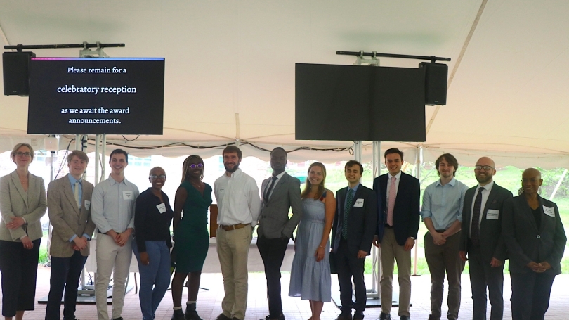 The 2022 speech prize contestants pose for a photo.